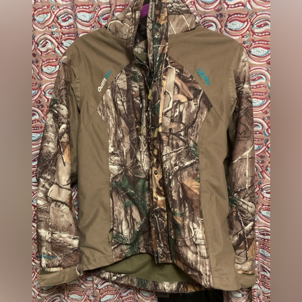 Cabelas OutfitHer Camo Hooded jacket